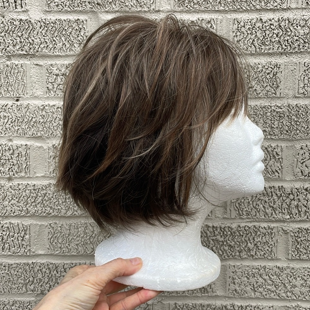 NWT 10” highlighted brunette wig chic pixie cut medium brown golden lights wispy